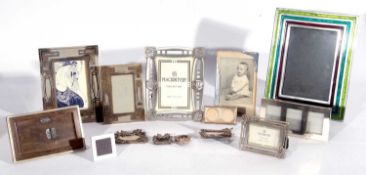 Mixed Lot: 12 miscellaneous early 20th century and later metal photograph frames (12)