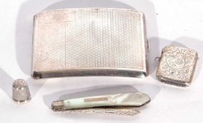 Mixed Lot: curved rectangular cigarette case with engine turned decoration, Birmingham 1922, small