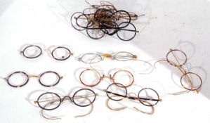 Box of mixed vintage tortoiseshell type and other spectacle frames