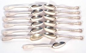 Mixed Lot: a set of six double struck Kings pattern tea spoons, Sheffield 1910, together with a