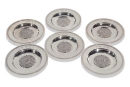 Set of six Elizabeth II replica Armada dishes, each embossed to the centre with a Tudor rose, 14.5cm