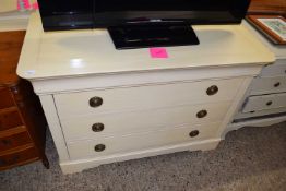 MODERN CREAM THREE DRAWER BEDROOM CHEST WITH RINGLET HANDLES, 118CM WIDE