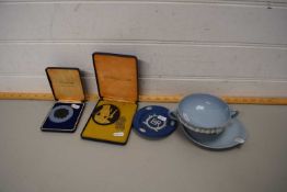 WEDGWOOD ITEMS TO INCLUDE TWO JASPERWARE PENDANTS, AN ASHTRAY AND A SOUP DISH AND STAND