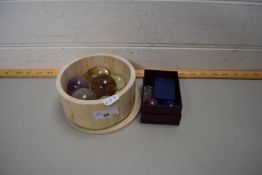 COLLECTION OF VARIOUS POLISHED MINERAL BALLS, EGG AND FURTHER BOX TO INCLUDE LAPIS LAZULI, AMETHYST,