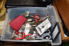 BOX OF MIXED SILVER PLATED CUTLERY
