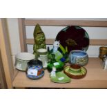 MIXED LOT TO INCLUDE PIN TRAYS GNOME SHAPED MONEY BOX GLASS DUCK GLASS HANDKERCHIEF VASE ETC