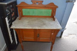 LATE VICTORIAN AMERICAN WALNUT FRAMED TILE BACK AND MARBLE TOP WASH STAND, 83CM WIDE