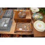 MIXED LOT COMPRISING AN INLAID JEWELLERY BOX, CARVED ORIENTAL BOX AND STAND, AND FURTHER FLORAL
