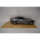 Model James Bond Aston Martin V12 in Perspex case