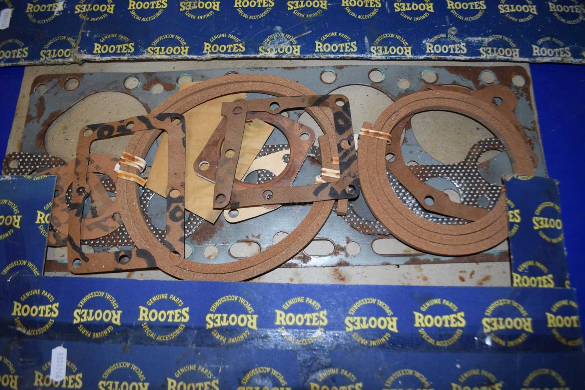 Humber Hawk head gasket set circa 1960s with original packaging marked 'Rootes', together with a - Bild 2 aus 3