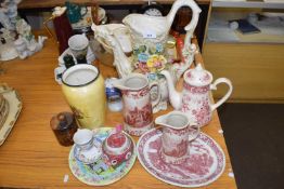 MIXED LOT OF CERAMICS, TO INCLUDE LARGE FLORAL DECORATED JUG, AND OTHER ITEMS
