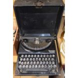 VINTAGE REMINGTON PORTABLE TYPEWRITER