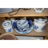 MIXED LOT OF BLUE AND WHITE CHINA WARES TO INCLUDE PORTMEIRION BLUE FLORAL DECORATED STORAGE JARS