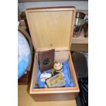 WOODEN BOX CONTAINING MIXED ITEMS TO INCLUDE A MINTONS TABLE LIGHTER