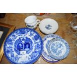 MIXED LOT OF BLUE AND WHITE AND OTHER CHINA WARES TO INCLUDE GEORGE V CORONATION PLATE, PLUS OTHER