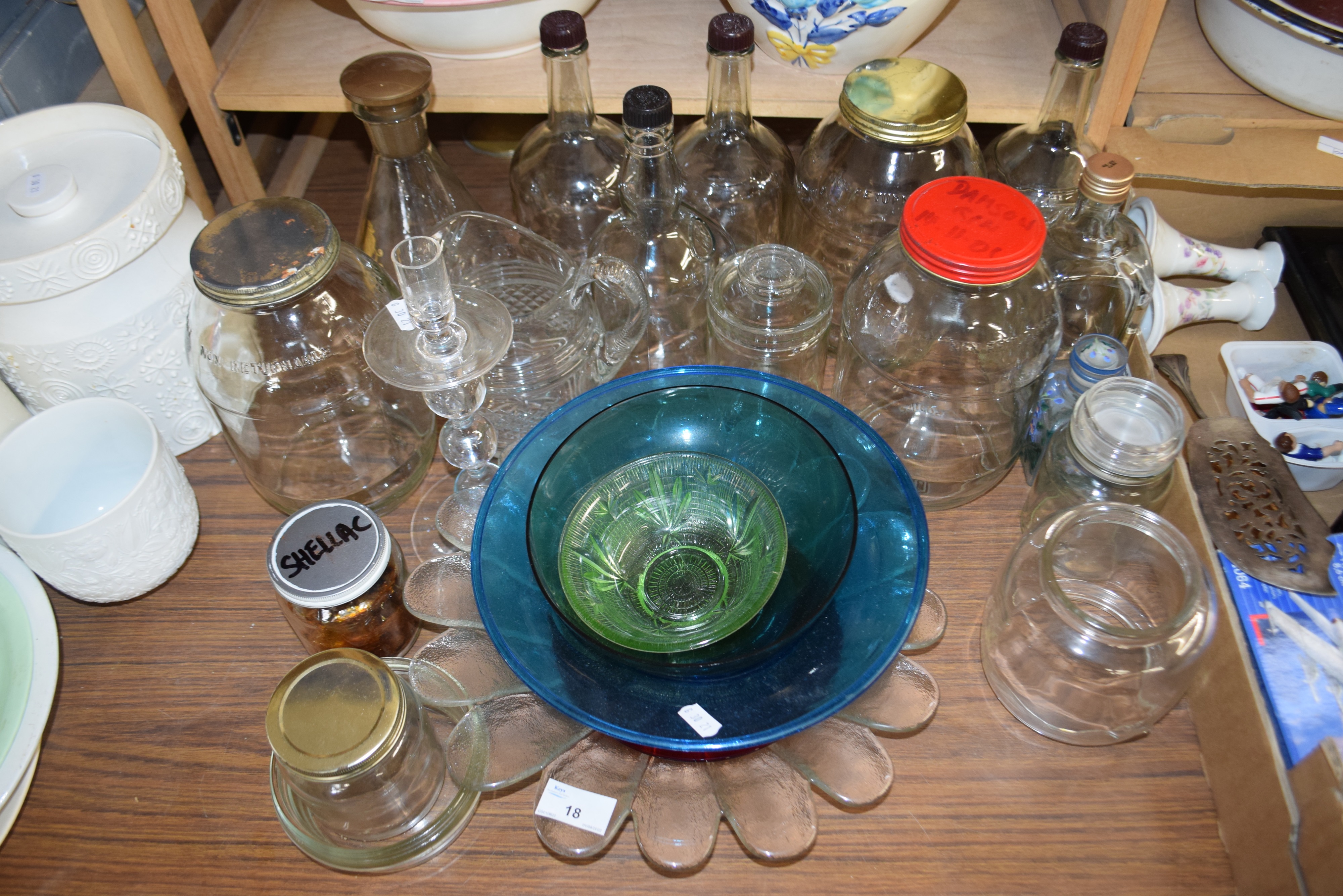 VARIOUS MIXED GLASS WARES