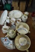 MIXED LOT OF CERAMICS TO INCLUDE MASONS TEA POT AND OTHER ITEMS