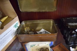 BOX OF MIXED ITEMS TO INCLUDE REPRODUCTION AUSTRALIA WWII MEDALS