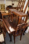 EARLY 20TH CENTURY MAHOGANY CABRIOLE LEGGED EXTENDING DINING TABLE, TOGETHER WITH SIX CHAIRS (7)