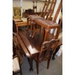 EARLY 20TH CENTURY MAHOGANY CABRIOLE LEGGED EXTENDING DINING TABLE, TOGETHER WITH SIX CHAIRS (7)