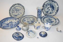 MIXED LOT OF 18TH CENTURY AND LATER CHINESE BLUE AND WHITE WARES AND OTHERS TO INCLUDE VARIOUS
