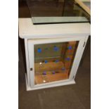 SMALL WHITE PAINTED SINGLE DOOR DISPLAY CABINET, 57CM WIDE