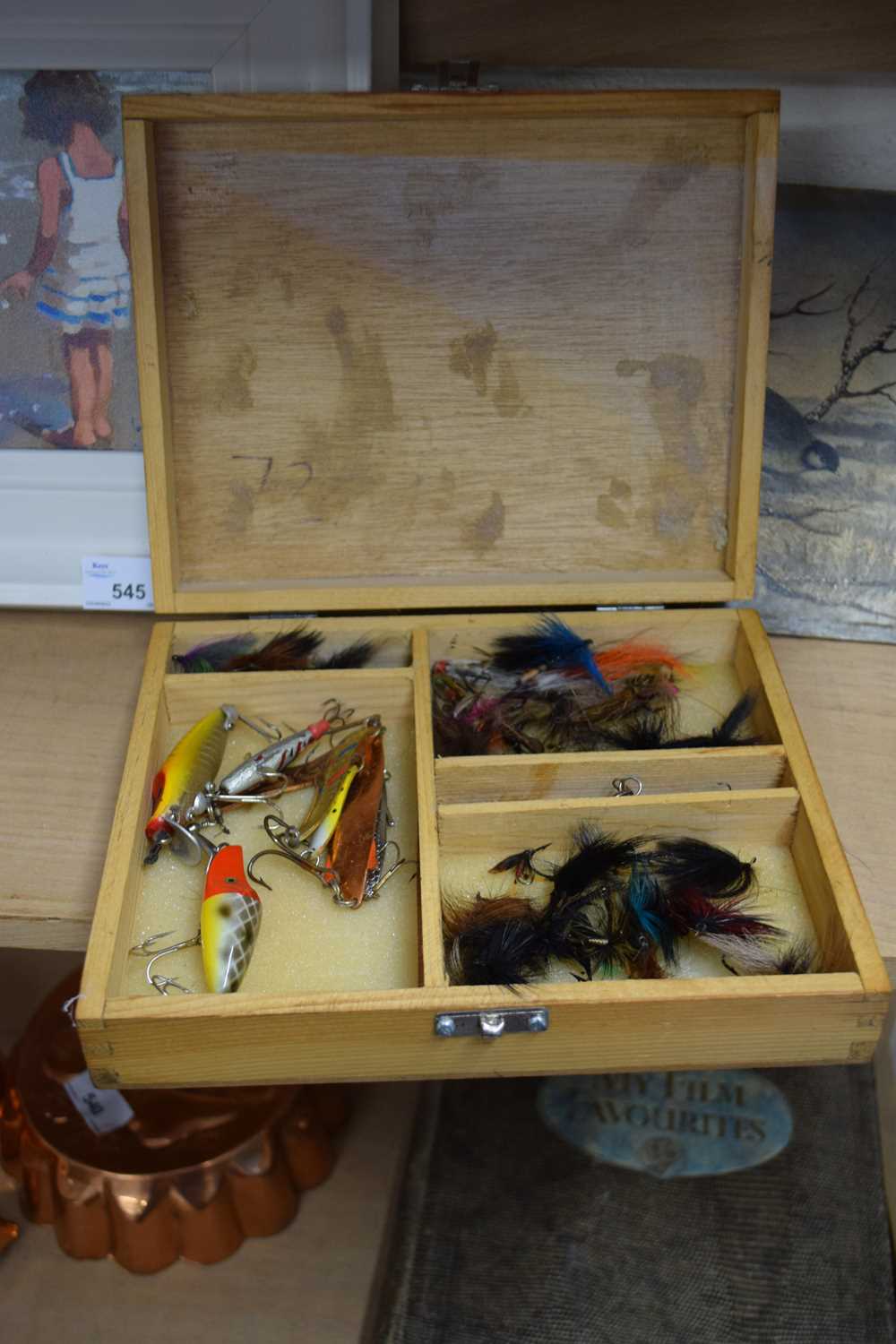 CASE OF VARIOUS FISHING FLIES AND LURES
