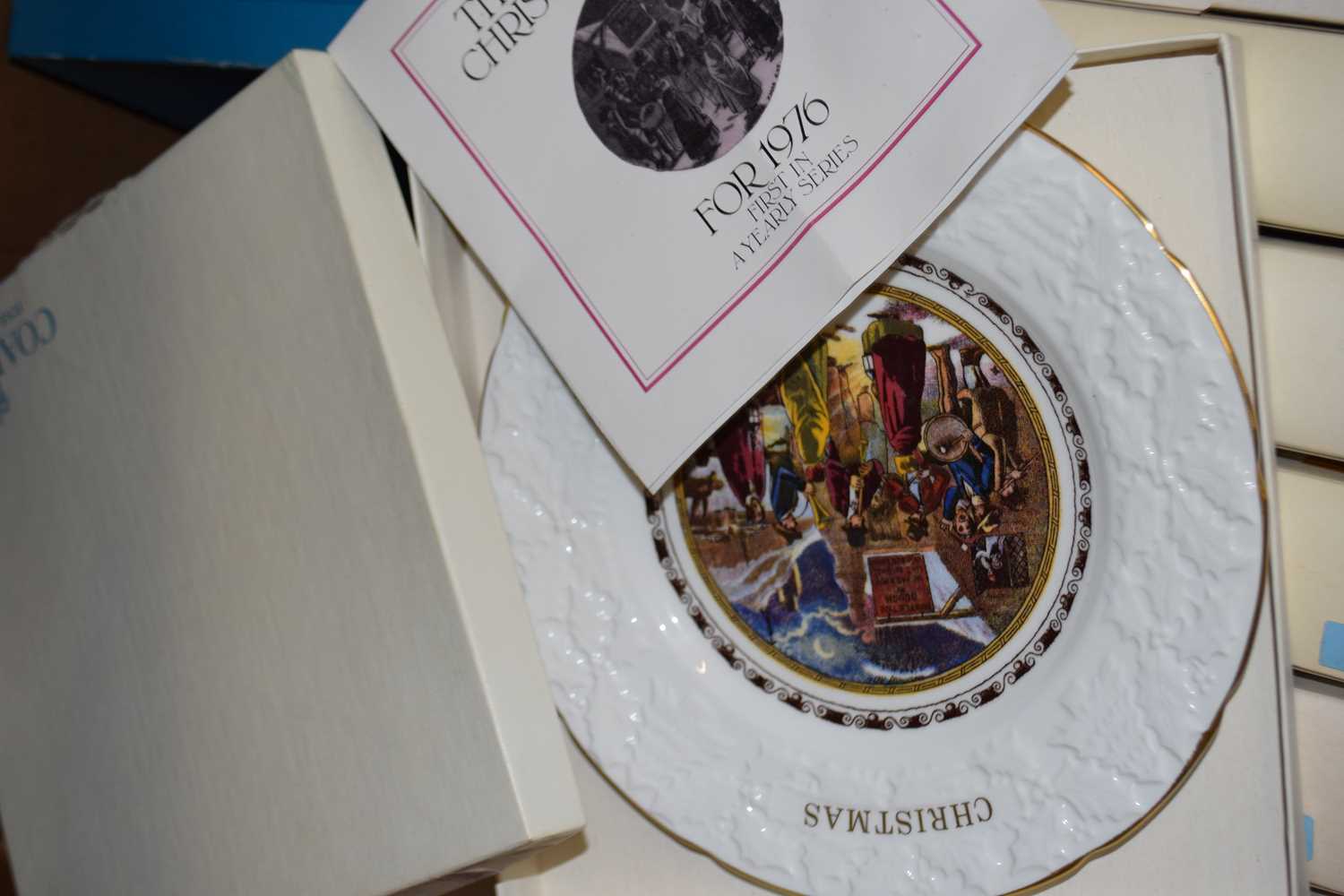 QUANTITY OF BOXED COLLECTORS PLATES TO INCLUDE COALPORT CHRISTMAS EDITIONS - Image 2 of 2