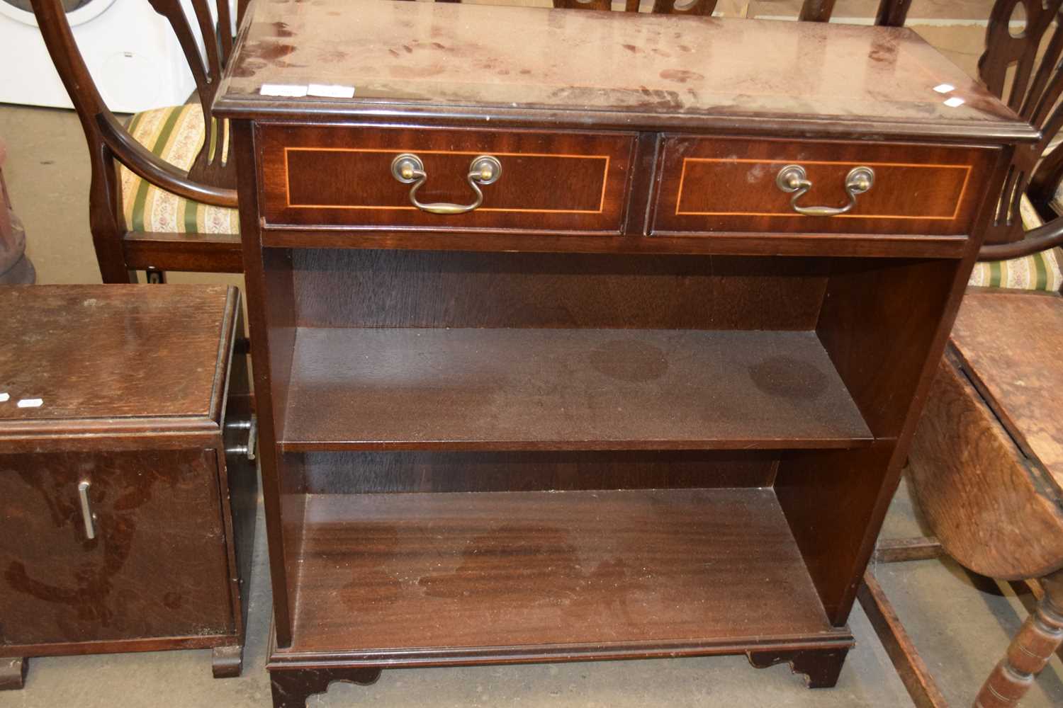 MODERN MAHOGANY VENEERED BOOKCASE CABINET, 76CM WIDE