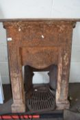 LATE 19TH/EARLY 20TH CENTURY CAST IRON INSET FIREPLACE WITH MANTEL, 76CM WIDE MAX