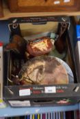 BOX OF MIXED ITEMS TO INCLUDE COLLECTORS PLATES, ORNAMENTS, ENAMELLED CHAMBER STICK ETC