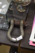 LARGE METAL BOW HITCH