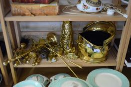 BRASS WARES TO INCLUDE COAL BUCKET, FIRE TOOLS, JUG AND MIXED ORNAMENTS ETC