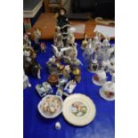 MIXED LOT OF FIGURINES, MINIATURE DELFT SHOES AND OTHER ITEMS
