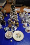 MIXED LOT OF FIGURINES, MINIATURE DELFT SHOES AND OTHER ITEMS