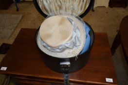 CASE OF VARIOUS VINTAGE LADIES HATS