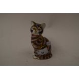 ROYAL CROWN DERBY PAPERWEIGHT FORMED AS A TABBY CAT