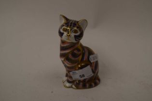 ROYAL CROWN DERBY PAPERWEIGHT FORMED AS A TABBY CAT
