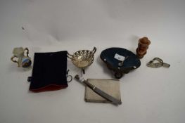 MIXED LOT OF SMALL WHITE METAL BON-BON DISH, CIGARETTE CASE, ROBERTSONS JAM BADGES, NOVELTY BOTTLE