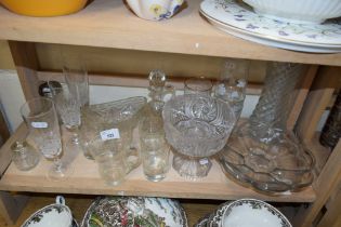VARIOUS MIXED DRINKING GLASSES AND OTHER GLASS WARES