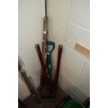 MIXED LOT OF GARDEN TOOLS