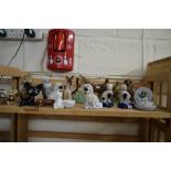 VARIOUS MIXED SMALL ORNAMENTS TO INCLUDE STAFFORDSHIRE STYLE DOGS