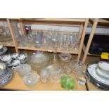 LARGE MIXED LOT OF DRINKING GLASSES AND OTHER ITEMS