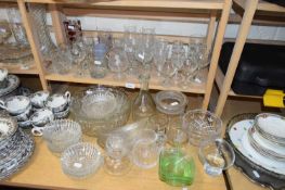 LARGE MIXED LOT OF DRINKING GLASSES AND OTHER ITEMS