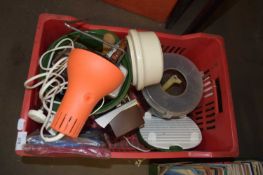 BOX OF MIXED KITCHEN WARES