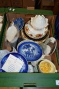 BOX OF VARIOUS CERAMICS TO INCLUDE ROYAL ALBERT 'OLD COUNTRY ROSE', COPENHAGEN CHRISTMAS PLATES ETC