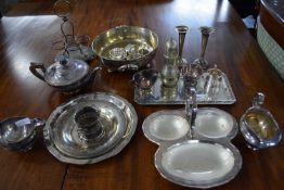 Mixed lot of various silver plated wares to include bowls, tea pot, dishes, cruet stand etc