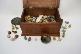 Wooden box containing quantity of Wade animals, Zoo whimsies including a set of eight from the first