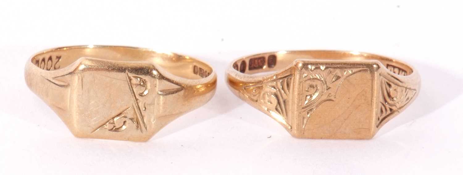 Two 9ct gold signet rings, both with partial engraved detail, g/w 3.0gms - Image 2 of 10