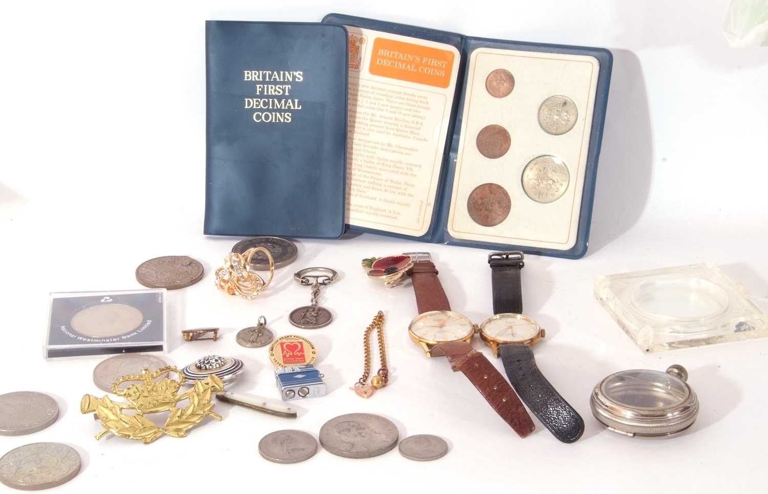 Mixed Lot to include two gents wrist watches, a Regency and Aviva example, a metal pocket watch case